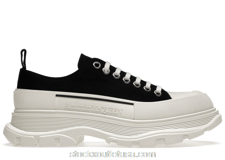 Outlet Alexander McQueen Tread Slick Low Lace Up Black White FW21 611705W4MV21070 / 604257W4MV21070