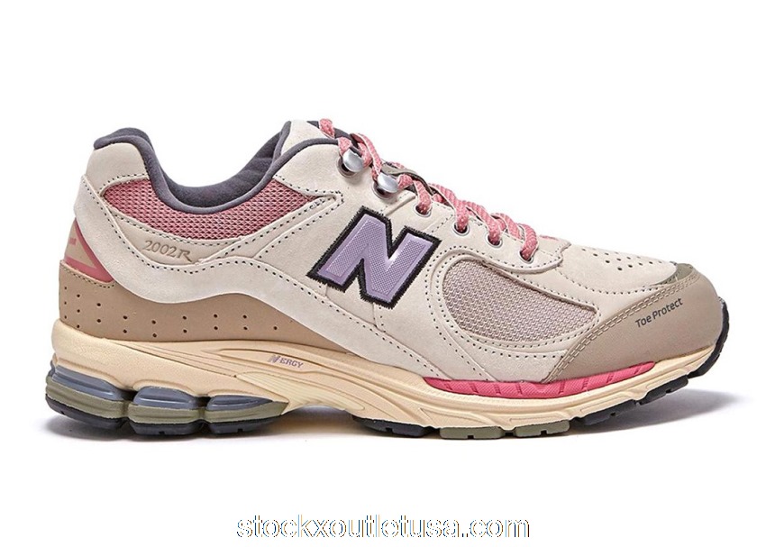 Outlet New Balance 2002R Hiking Pack Beige M2002RWL