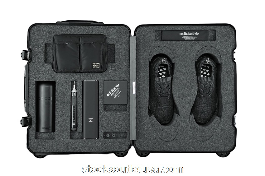 Outlet adidas NMD R1 Friends and Family Pitch Black (Rimowa Set W/ Accessories) S80489